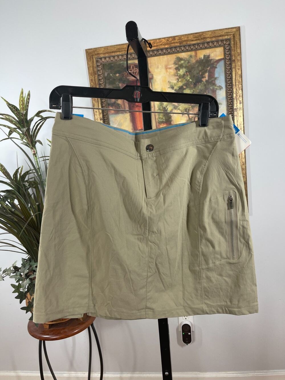 Columbia Just Right Skort Womens 10/42 Khaki Gorpcore Active Lifestyle Outdoor